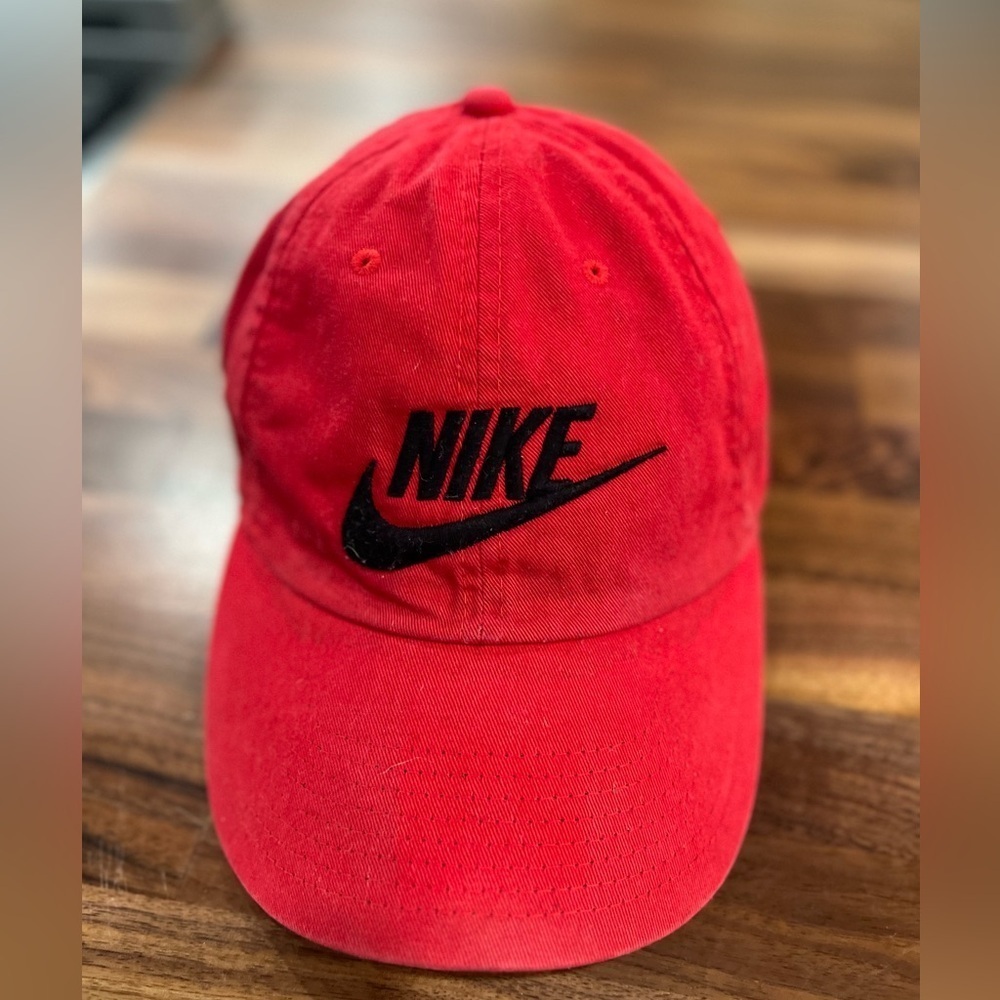 NIKE ball cap in GUC